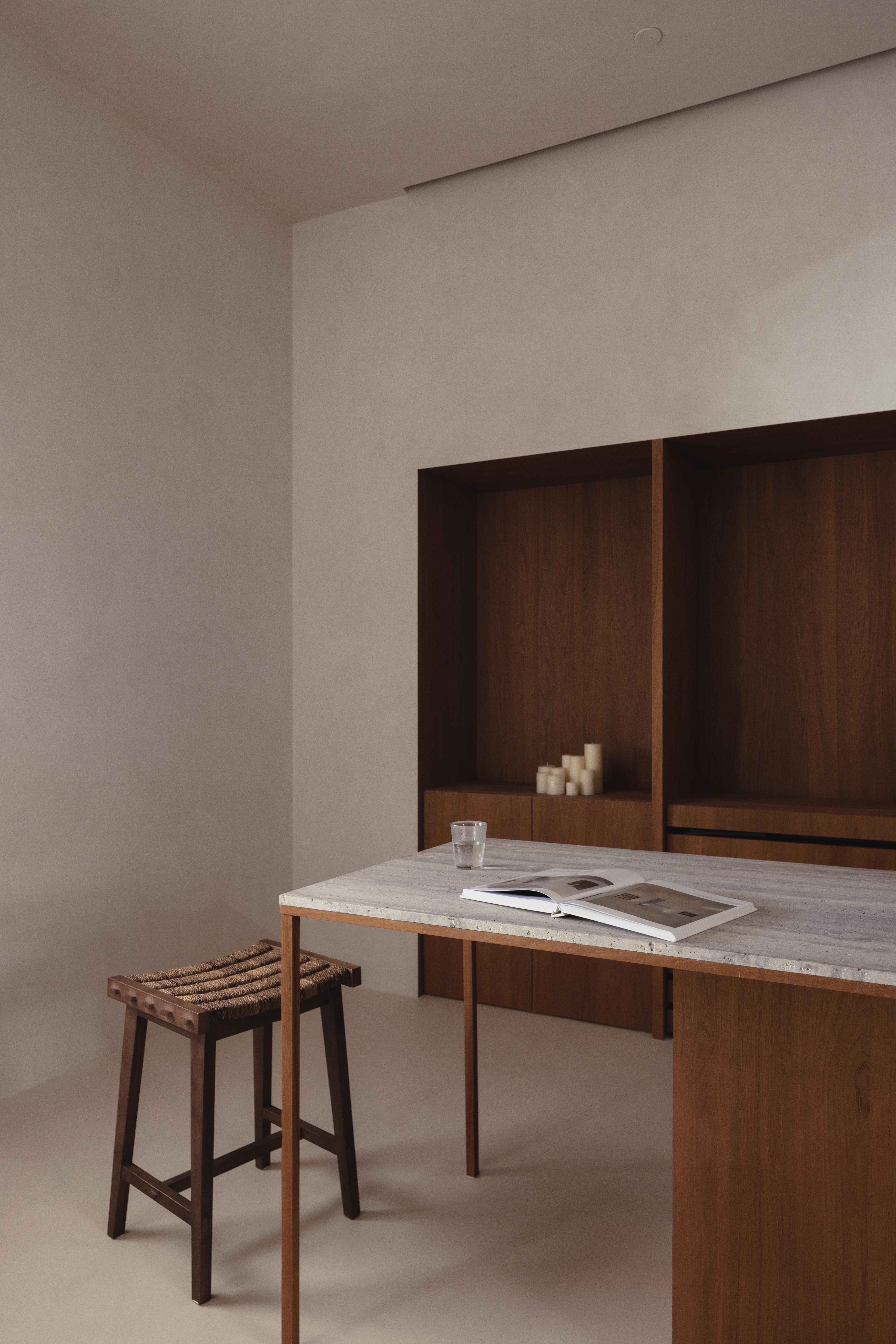 Decke, Boden und Wände aus Mikrozement in einer Wohnung in Kiew im Projekt Luz.