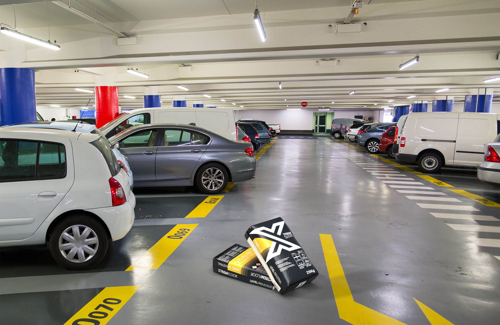 Parkplatz mit Industrie-Selbstnivellierer XTREMFLOOR® Level Industrial im Boden