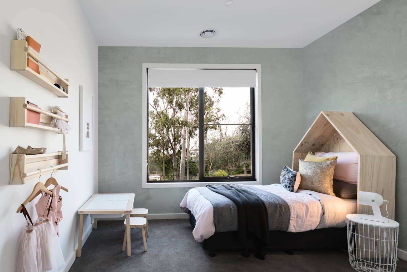 Zimmer mit mattem Finish an der Wand Zimmer mit mattem Finish an der Wand
