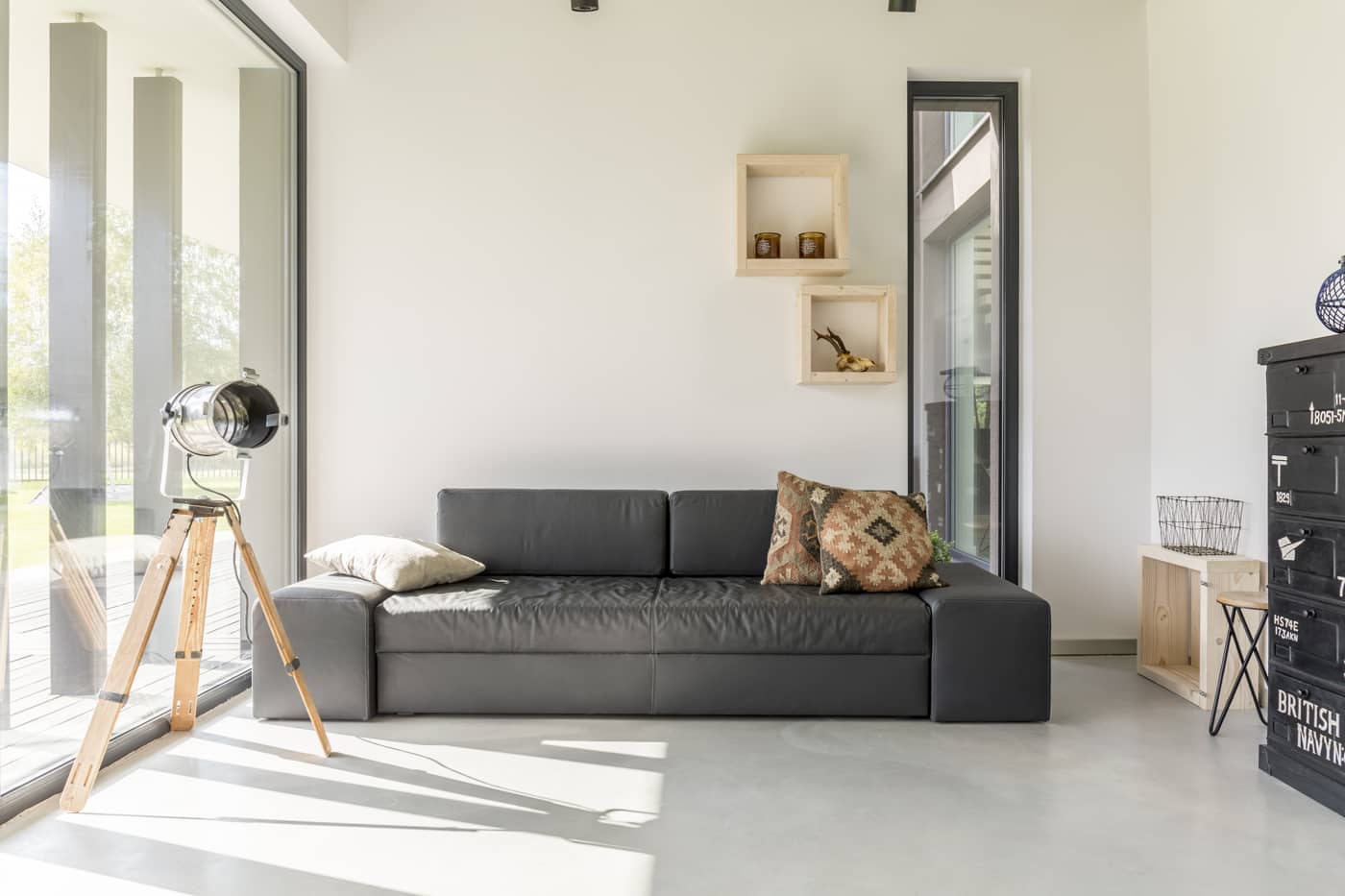 Living room with microcement walls and floor