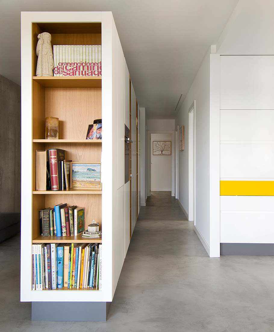 Hallway renovated with microcement.