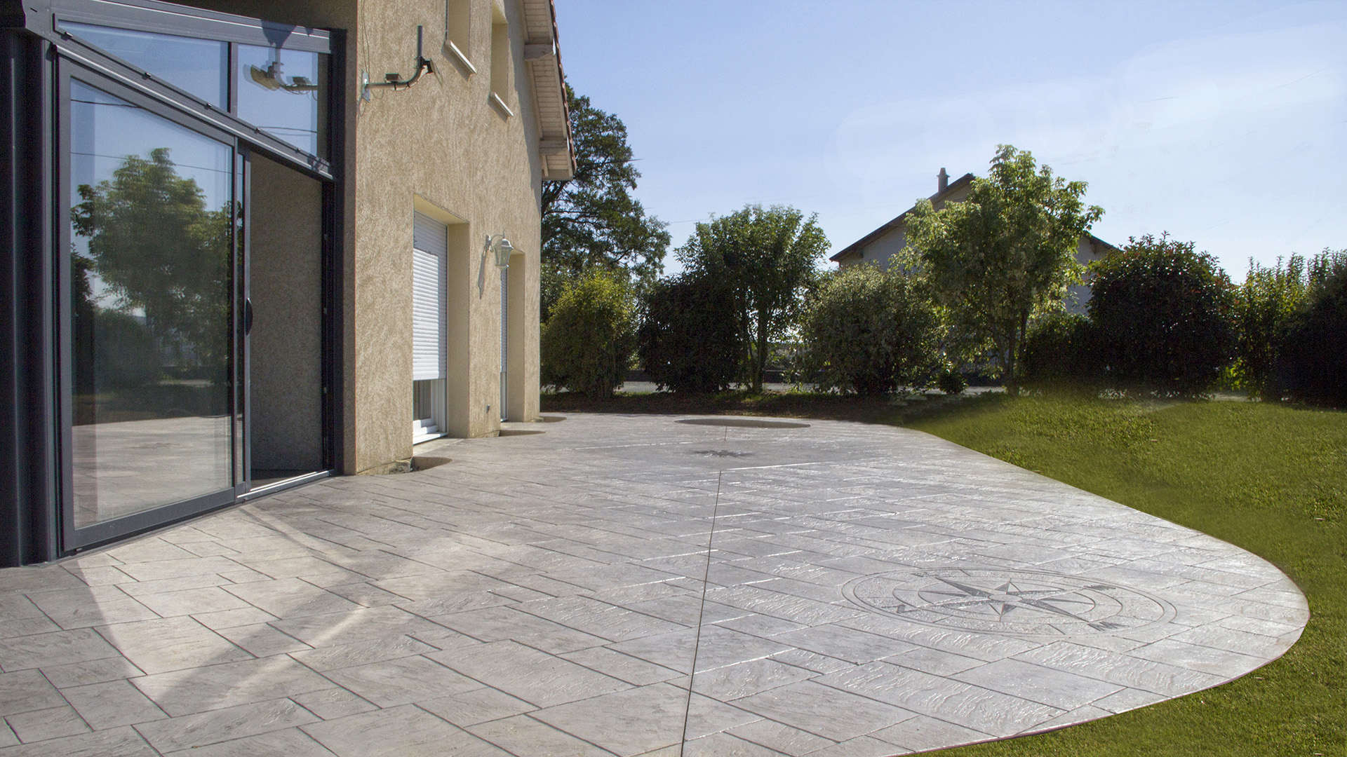 housing with imprinted concrete flooring