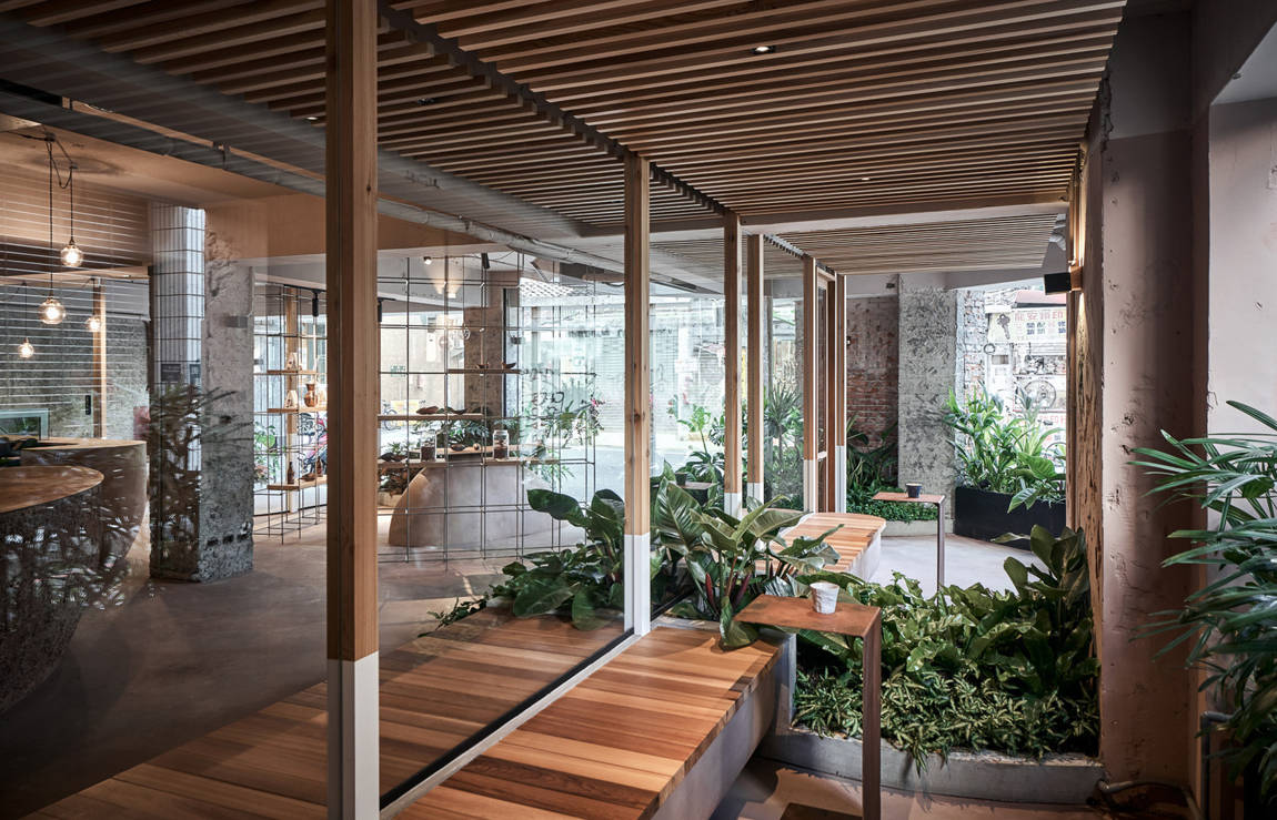 Microcement on floor and countertops in a store in Taiwan in the Soar Terra project.