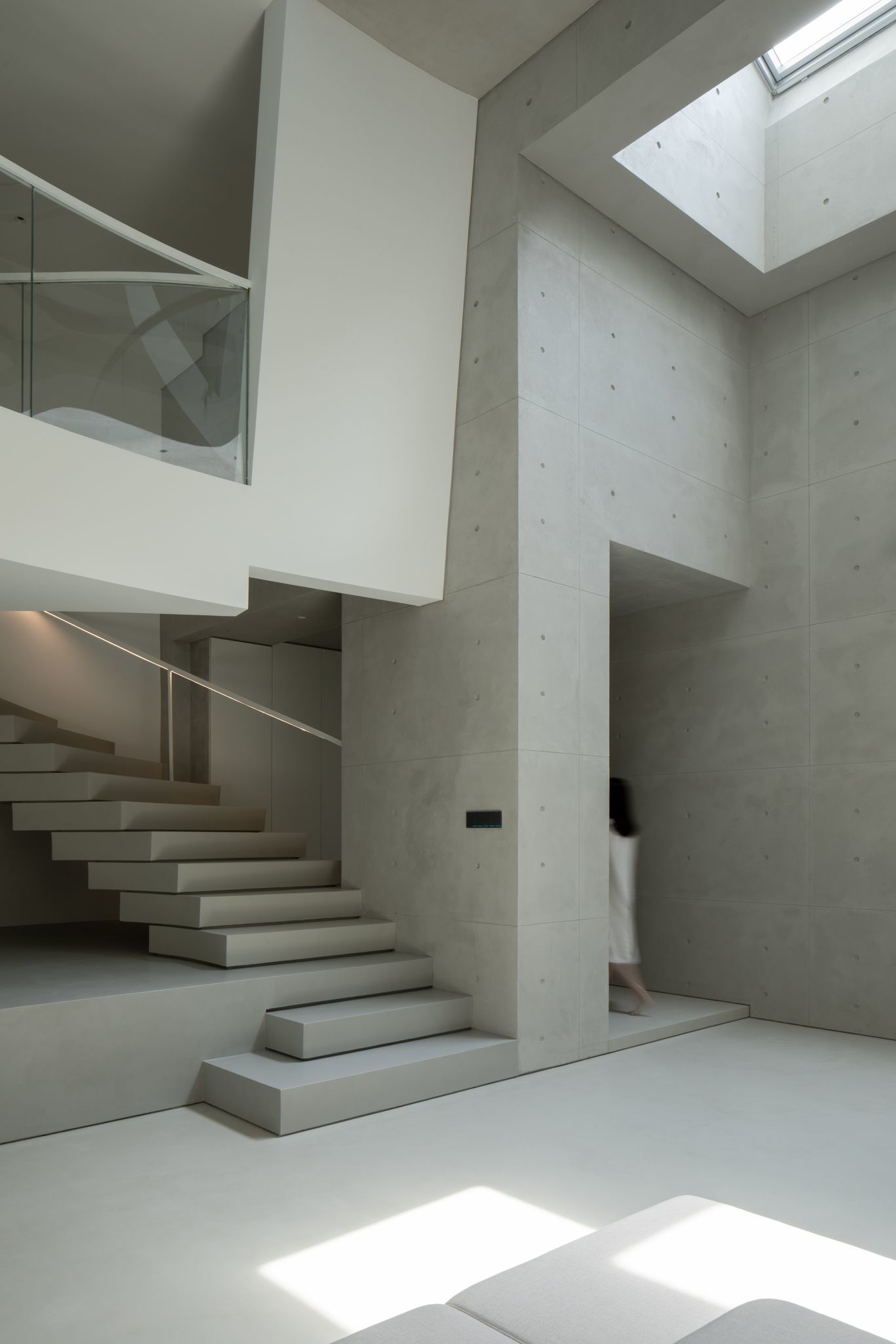 Steps at the entrance of a house in Kiev in the Luz project.