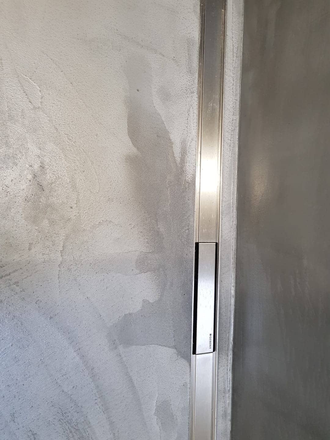   Microcement and humidity in a shower