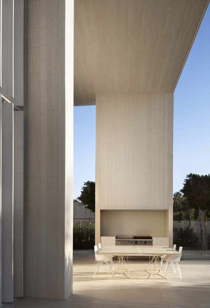 Terrasse extérieure avec béton ciré au sol