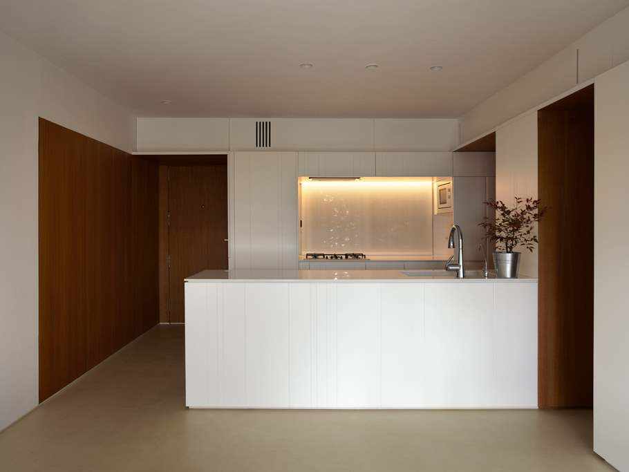 Projet de rénovation à Altea avec du béton ciré dans les cuisines, les murs et le plafond.