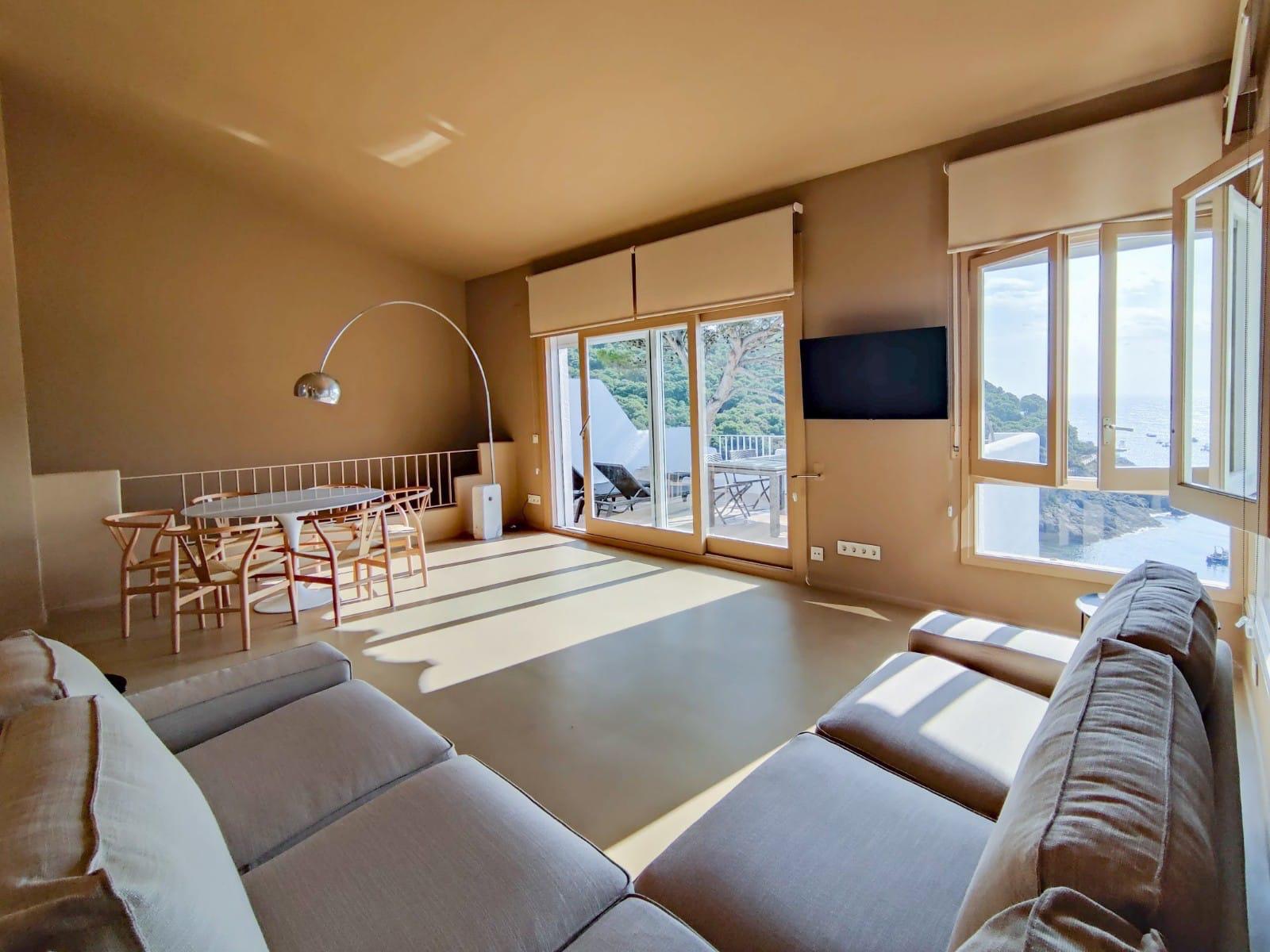 apartamento en el mar con suelo de microcemento en Barcelona apartamento en el mar con suelo de microcemento en Barcelona