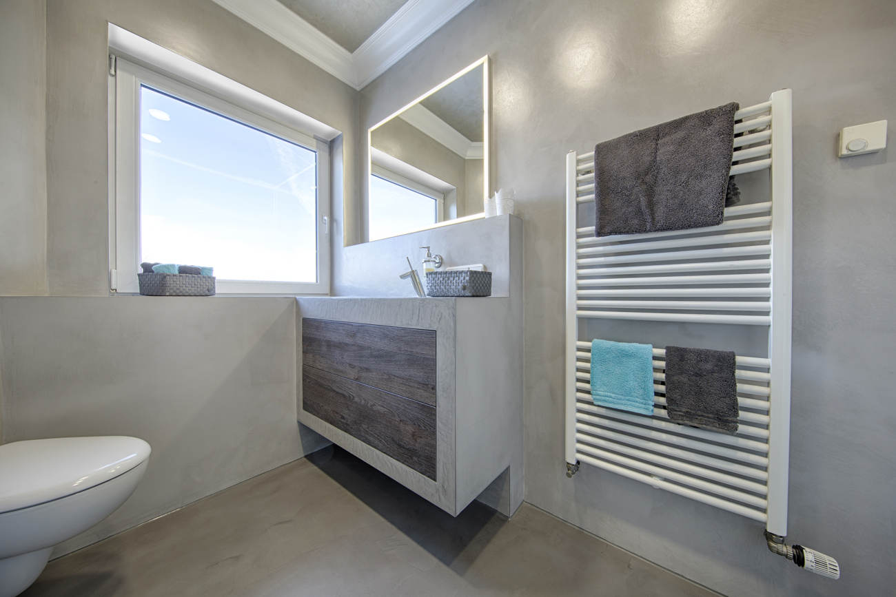 baño con suelo y pared de microcemento en Málaga baño con suelo y pared de microcemento en Málaga