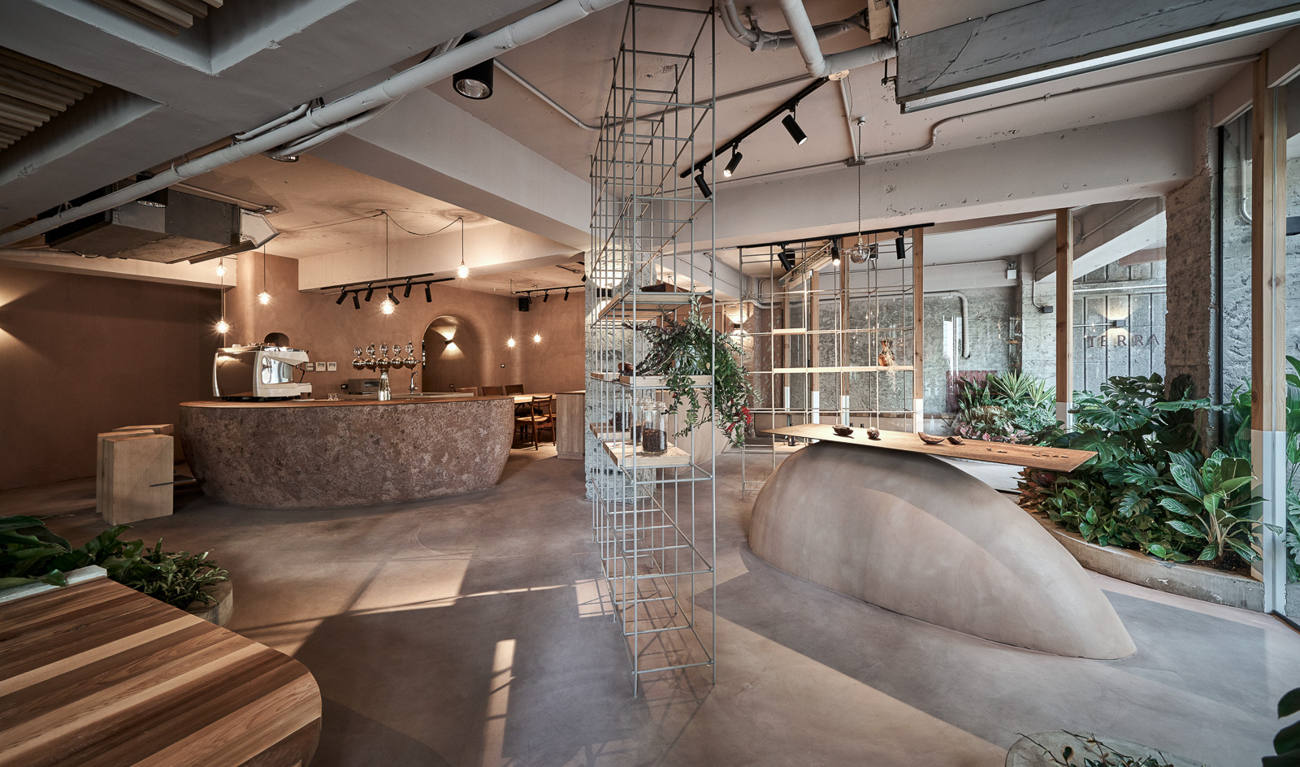 Café a Nantes avec sol en béton ciré 