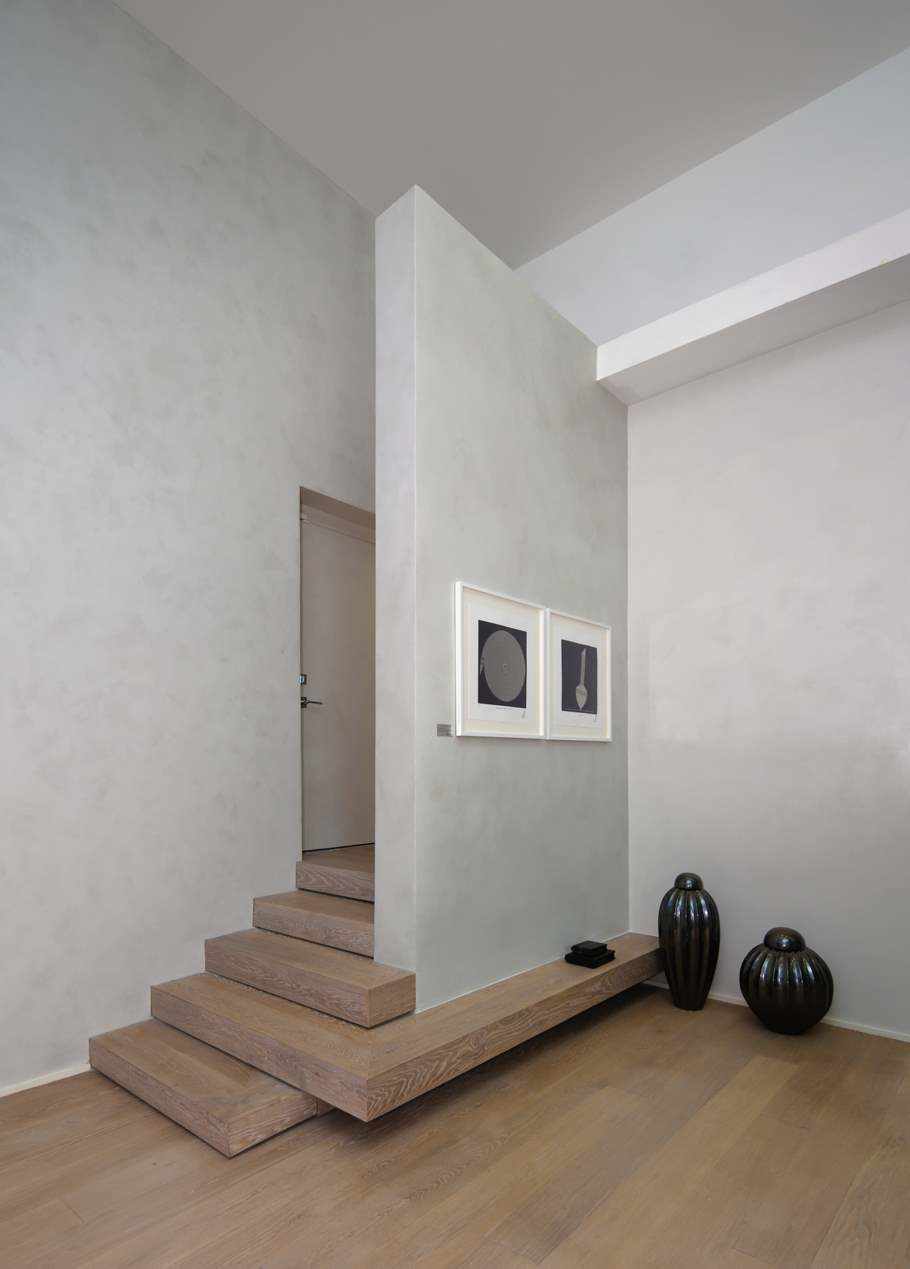 Ściana z mikrocementu w pokoju w projekcie Javier Miami